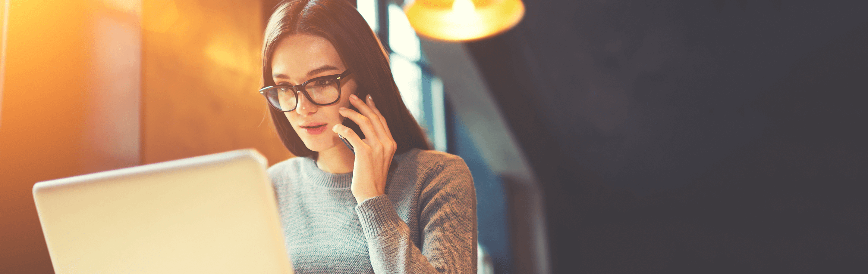 Girl-on-Phone-with-Support-Desk-During-Blackboard-Outage-201707